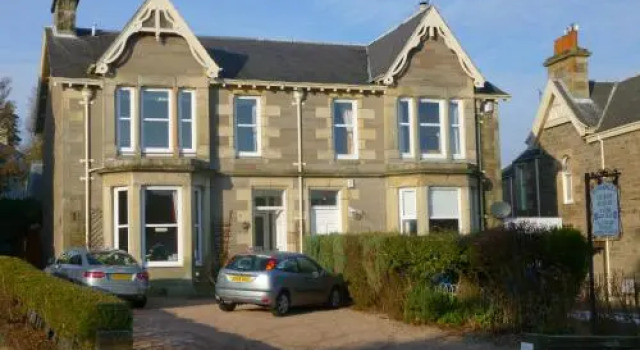 Aaron Guest House, Забронировать Гостевой дом Перт Пертшир, рядом с University of the Highlands and Islands Perth College