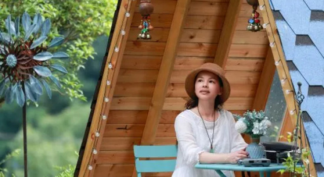 Hangzhou Shantian Half Acre Parent-child River Tracing American-style Resort B&B