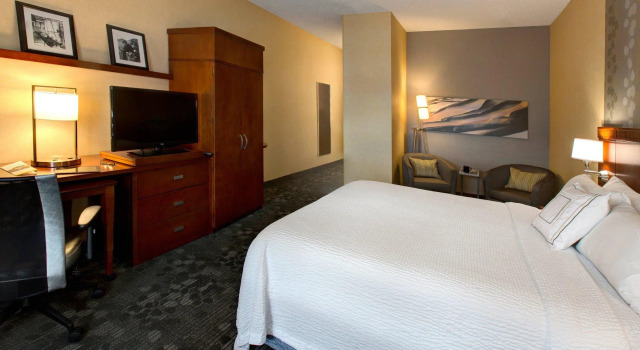 Двухместный люкс Courtyard by Marriott Anchorage Airport