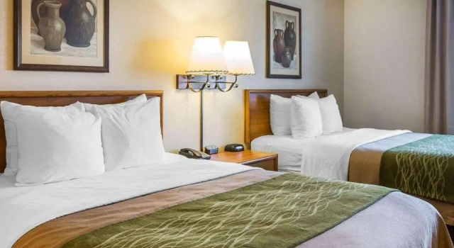 Четырёхместный номер Standard Quality Inn Lone Pine near Mount Whitney