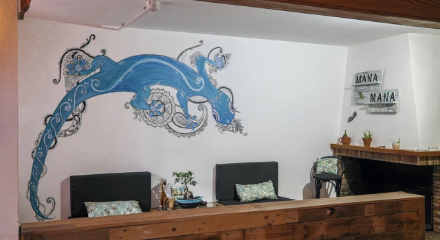 Mana Mana Youth Hostel