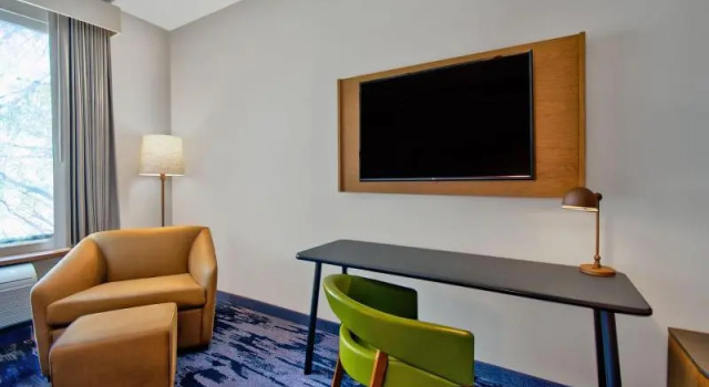 Четырёхместный номер Standard Fairfield by Marriott Inn & Suites Orlando at FLAMINGO CROSSINGS® Town Center