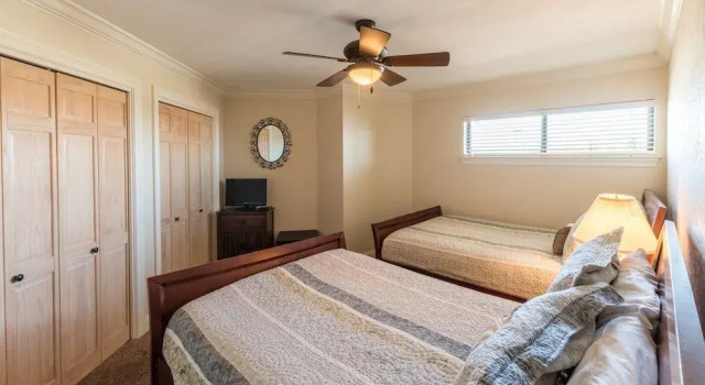 AquaVista East 301 - 3 Br condo by RedAwning