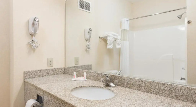 Номер Standard Super 8 by Wyndham St Robert Ft Leonard Wood Area