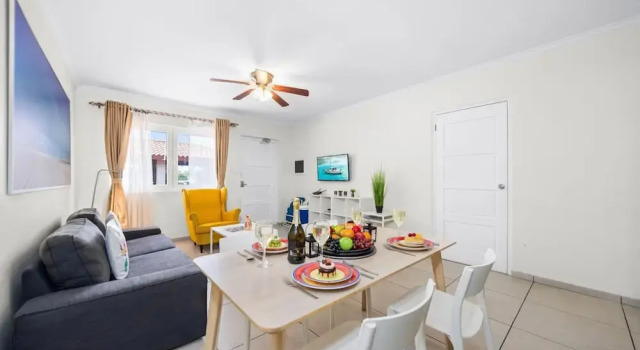 Cozy Bliss Condo w Pool Steps From Eagle Beach, Забронировать Отель Ораньестад Аруба