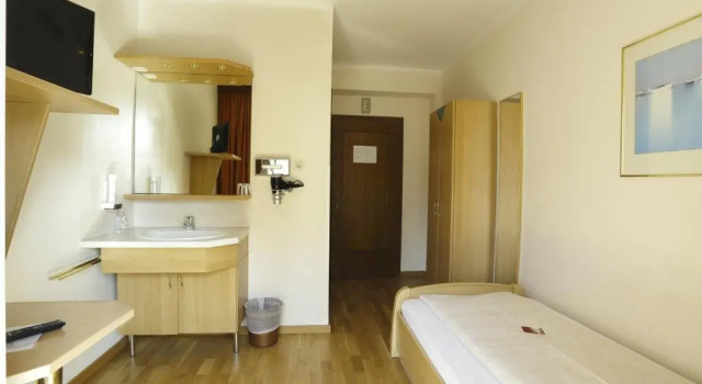 Одноместный номер Standard с балконом Alpen.Adria.Stadthotel