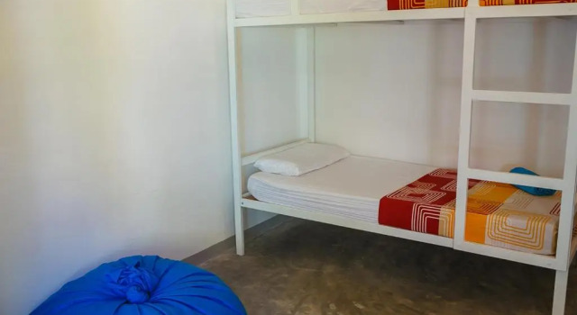 Кровать в общем номере (женский номер) Hostel First Mirissa
