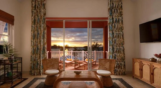 Четырёхместный номер Standard Cambridge Beaches Resort and Spa