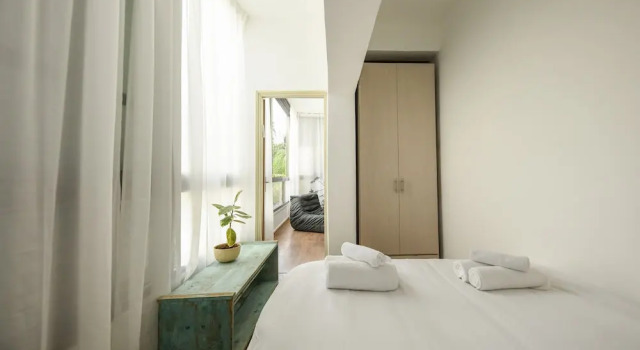 Stylish 2-Bedroom Green Oasis, Забронировать Апартаменты/квартира Тель-Авив Тель-Авивский округ, рядом с Independence Hall Museum