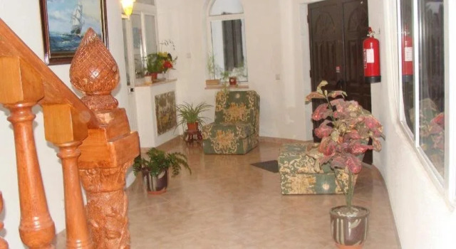 Residencial Vale Mar, Varaa Hotelli Porches Albufeira
