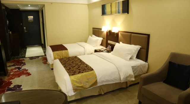 Jingshan Hoilday Hotel, Забронировать Отель Цзиньню Чэнду, рядом с Автобусный вокзал Chadianzi