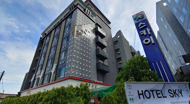 SKY Hotel