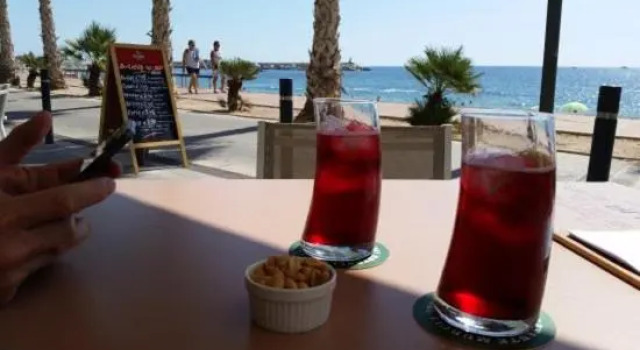 Beach front Esther 2 villajoyosa, Забронировать Отель Вильяхойоса 