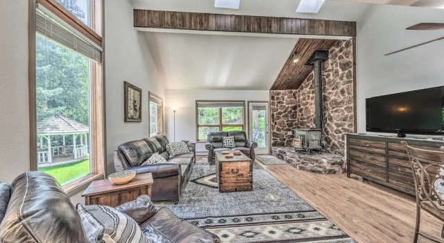 Апартаменты Cozy Cloudcroft Townhome ~ 1 Mi to Burro Ave!