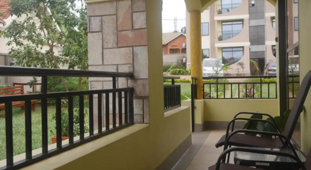 Апартаменты Superior с балконом и с красивым видом из окна Ntinda View Apartments