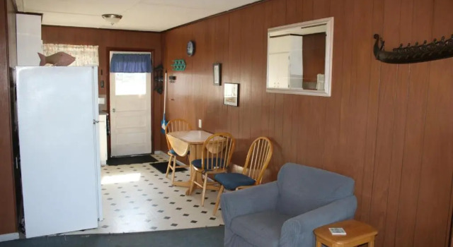 Апартаменты The Lowtide Motel