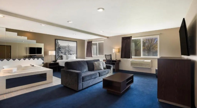 Люкс Deluxe Americas Best Value Inn Sparks