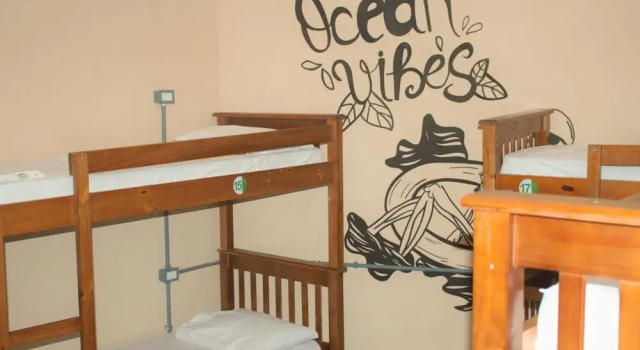 Curvão Surf House, Забронировать Хостел Хостелы Гуаружа, Хостел