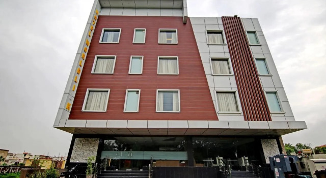 Treebo S G Grand, Забронировать Отель Taj Ganj Таджгандж