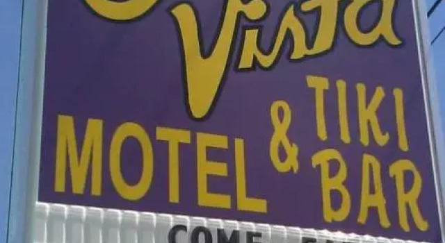 Sea Vista Motel, Забронировать Мотель Отели Нью-Смирна-Бич с парковкой, рядом с Поле для гольфа Detwiler Park, Парковка