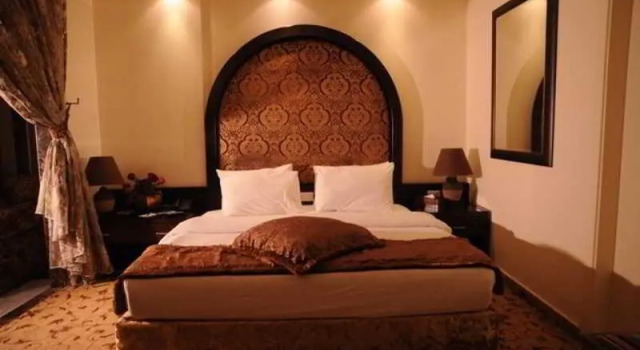 Одноместный номер Standard Queens Suite Hotel