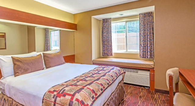 Двухместный номер Microtel Inn & Suites by Wyndham Norcross