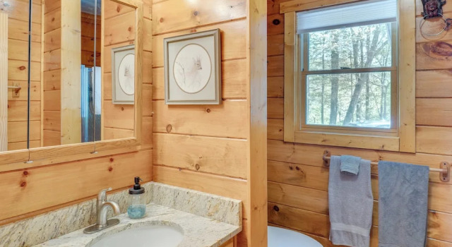 Коттедж Rustic Topton Cabin w/ Game Room & Private Hot Tub