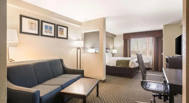 Люкс Comfort Suites Forsyth near I-75
