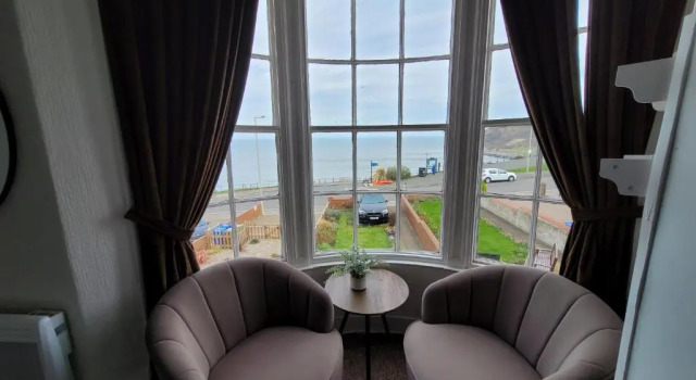Апартаменты Sea View flat 2 with Fast WiFi and FREE parking