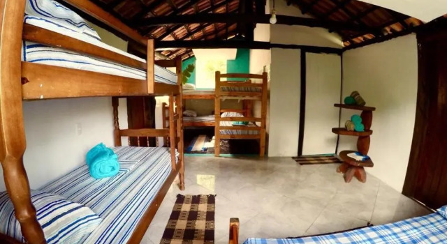 Кровать в общем номере Flora Hostel & Camping Praia do Sono