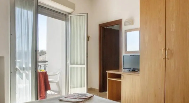 Двухместный номер Economy с балконом Hotel Lungomare