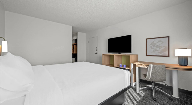 Двухместный номер Standard Spark By Hilton Cleveland Beachwood