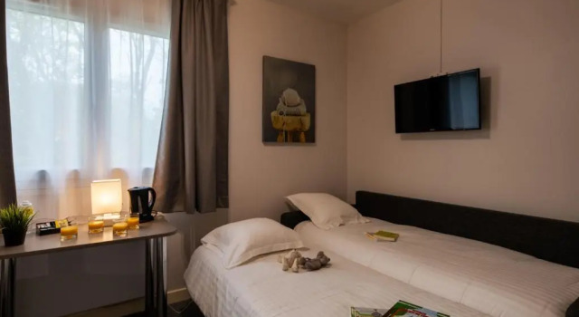 Семейный номер Superior Logis Hotel Le Prieure