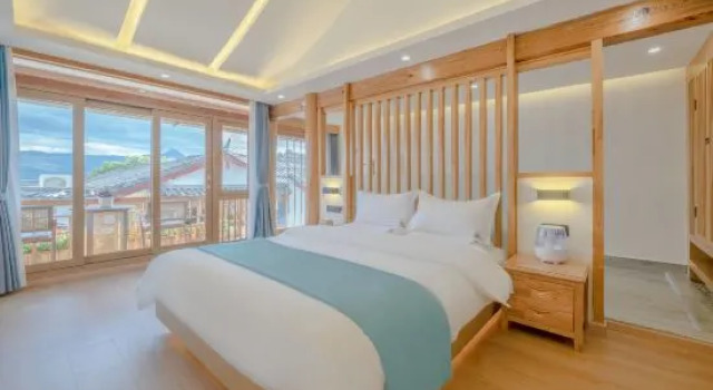 Люкс Pine Bamboo Inn Lijiang