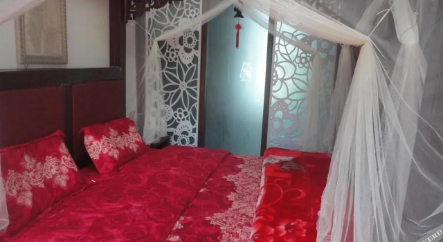 Charming and Beautiful Inn, Забронировать Отель Лицзян Юньнань, рядом с Улица Сквер-стрит Древнего города Даянь