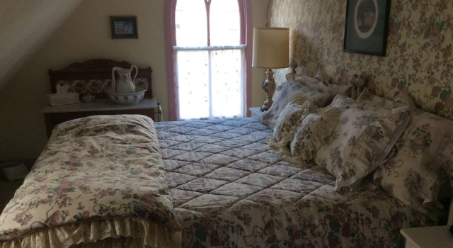 John L Stam House, Book Hotel Chestertown Maryland