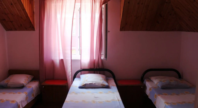 Guest house Solovinyi krai, Забронировать Гостевой дом Отели Архипо-Осиповки с парковкой, Парковка