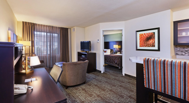 Staybridge Suites Woodland Hills by IHG, Varaa Hotelli Tulsa Oklahoma