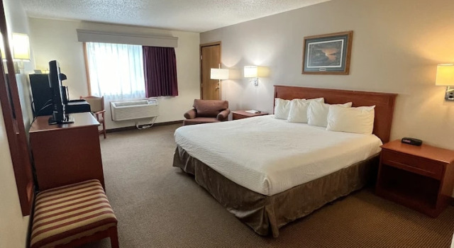 Двухместный номер Standard Цокольный этаж Serena Inn & Suites