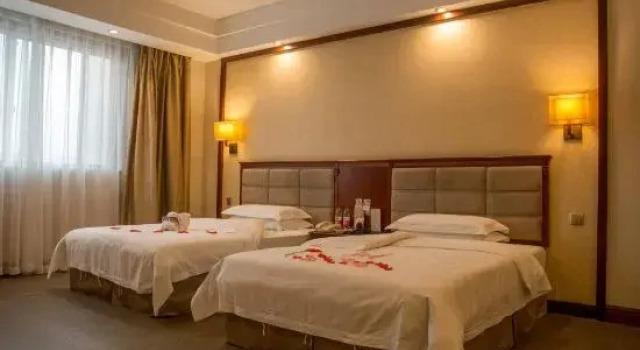 Четырёхместный люкс Comfort с 2 комнатами Hengrui International Hotel