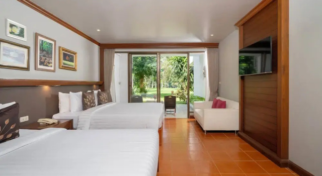 Трёхместный номер Deluxe с балконом и с видом на реку Comsaed River Kwai Resort