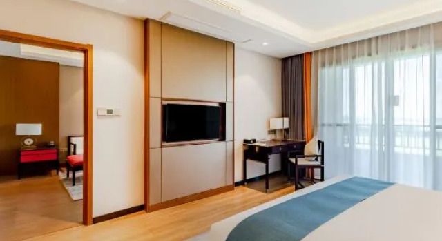 Люкс Deluxe Howard Johnson Lakeview Hotel Huaibei