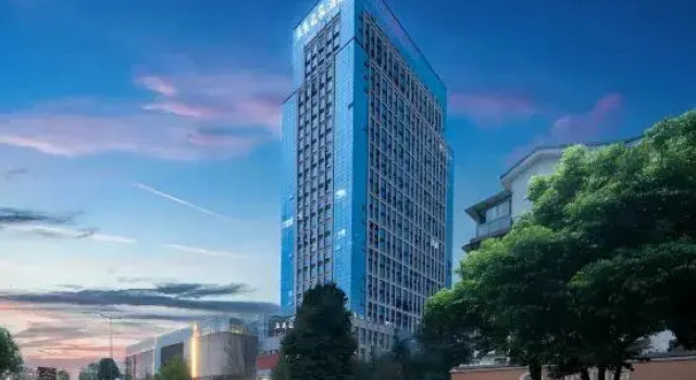 Yamei Cloud Hotel (Dujiangyan Lejia Plaza Lidui Park Station), Boek Hotel Hotels in Chengdu met parkeren, Parkeren