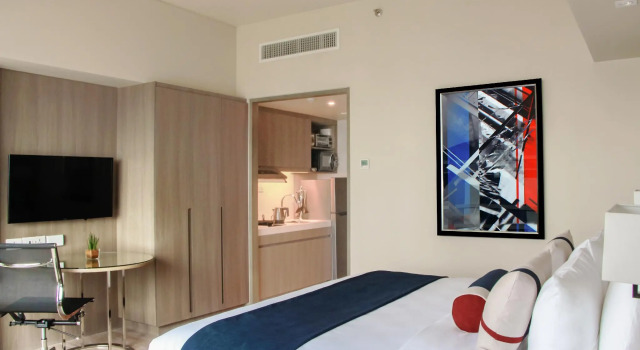 Номер Deluxe Seda Residences Makati