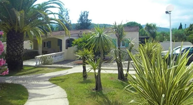 House With 2 Bedrooms in Prunelli-di-fiumorbo, With Wonderful Mountain View, Shared Pool and Furnished Garden - 18 km From the Beach, Varaa Hotelli Prunelli-di-Fiumorbo 