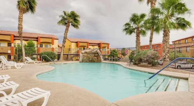Mesquite Vacation Rental w/ Pool Access!, Prenota Appartamento Hotel a Missouri con parcheggio, Parcheggio