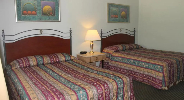 Четырёхместный номер Standard Golden Chain Motel