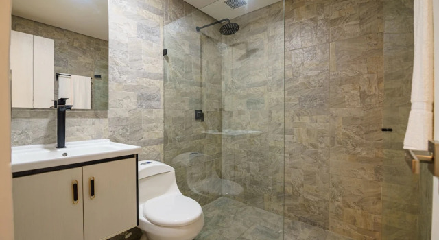 Трёхместный семейный номер Standard First Class Hotel