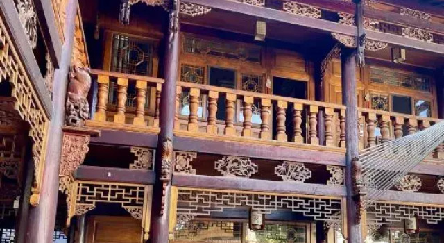 BaiSuiYuan Inn Tengchong Heshun, Prenota Hotel Tengchong Yunnan
