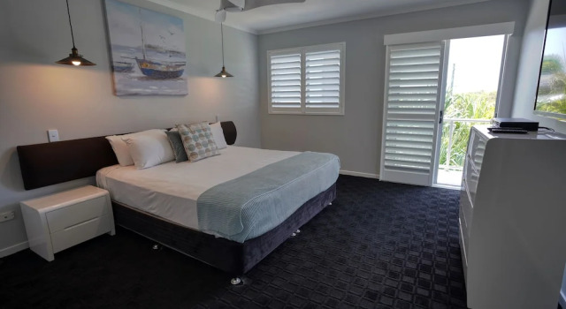 Апартаменты Executive Coolum At The Beach
